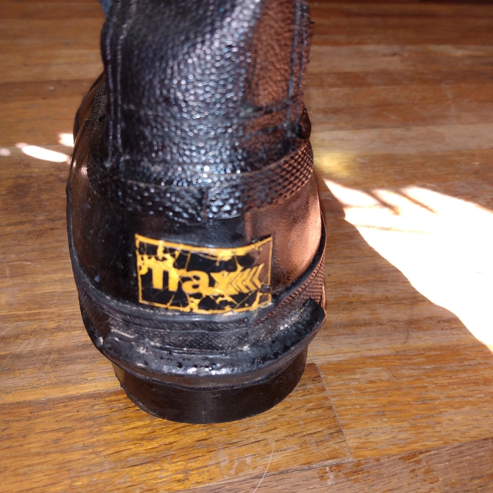Boots - Picture 3 of 4
